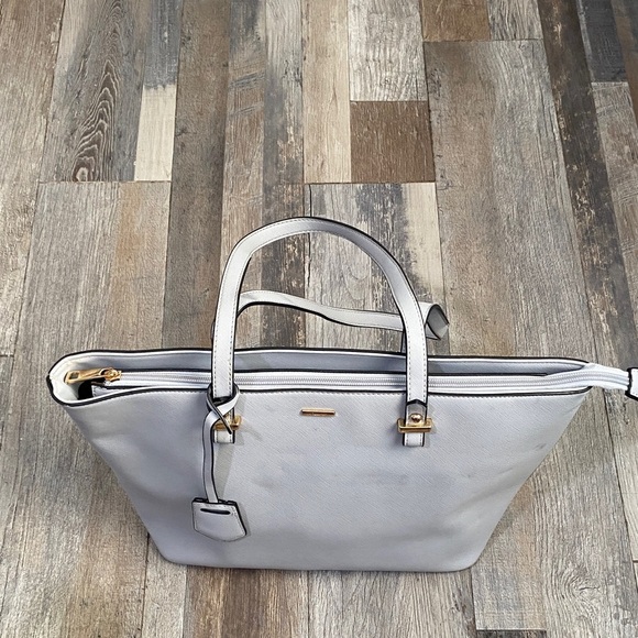 Elegant Gray Tote Bag - Picture 2 of 16